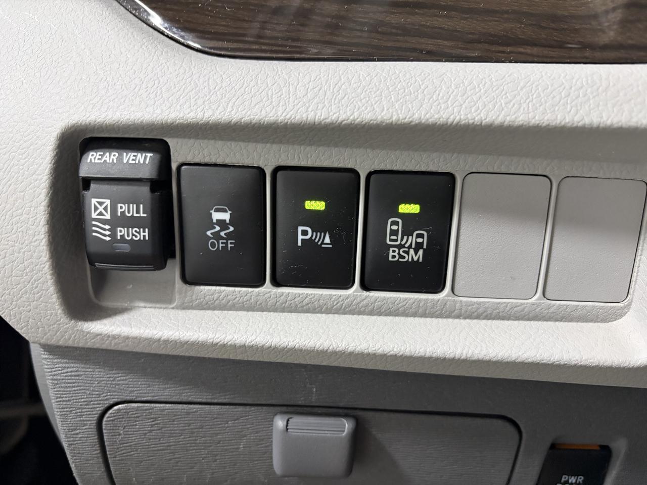 Toyota Sienna 5dr 8-Pass Van XLE Premium FWD (Natl) 2015