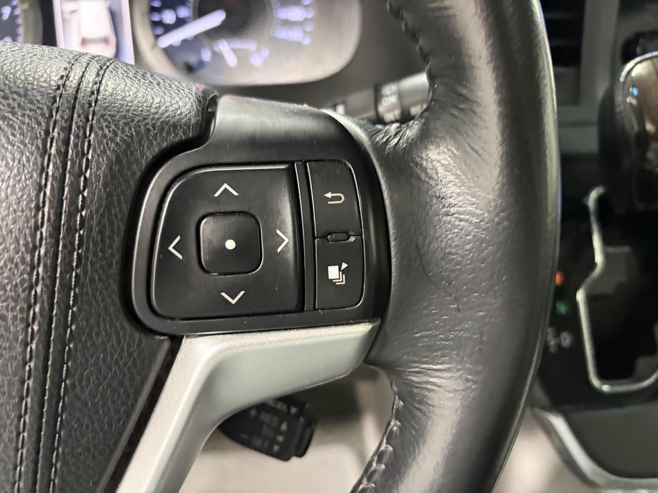 Toyota Sienna 5dr 8-Pass Van XLE Premium FWD (Natl) 2015