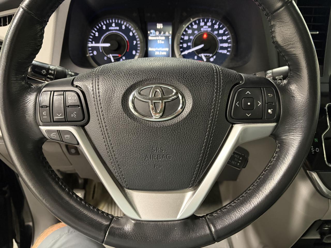 Toyota Sienna 5dr 8-Pass Van XLE Premium FWD (Natl) 2015