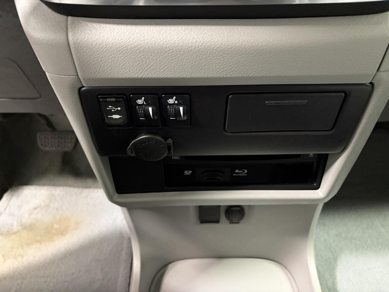 Toyota Sienna 5dr 8-Pass Van XLE Premium FWD (Natl) 2015