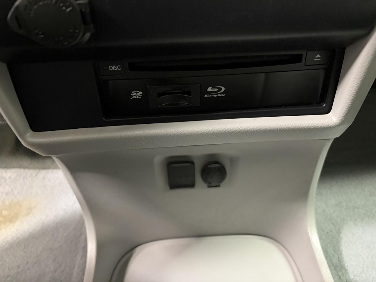 Toyota Sienna 5dr 8-Pass Van XLE Premium FWD (Natl) 2015
