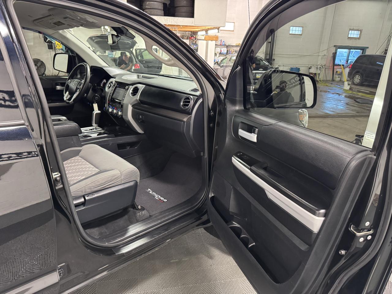 Toyota Tundra 4WD  2019