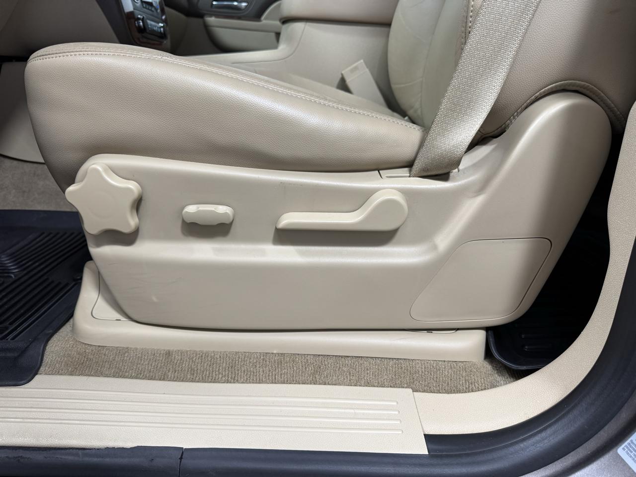 Chevrolet Tahoe 4WD 4dr 1500 LT 2011