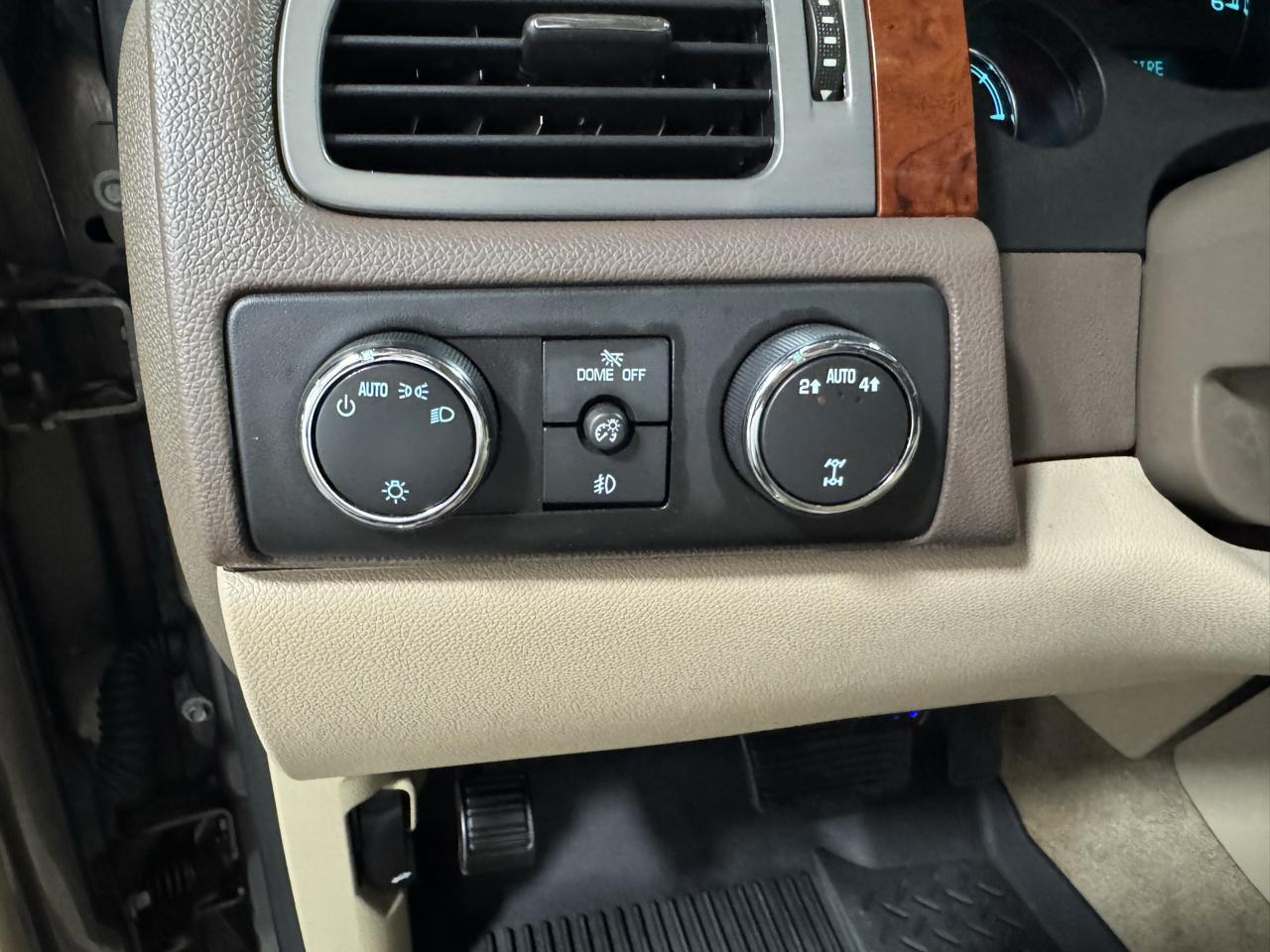 Chevrolet Tahoe 4WD 4dr 1500 LT 2011