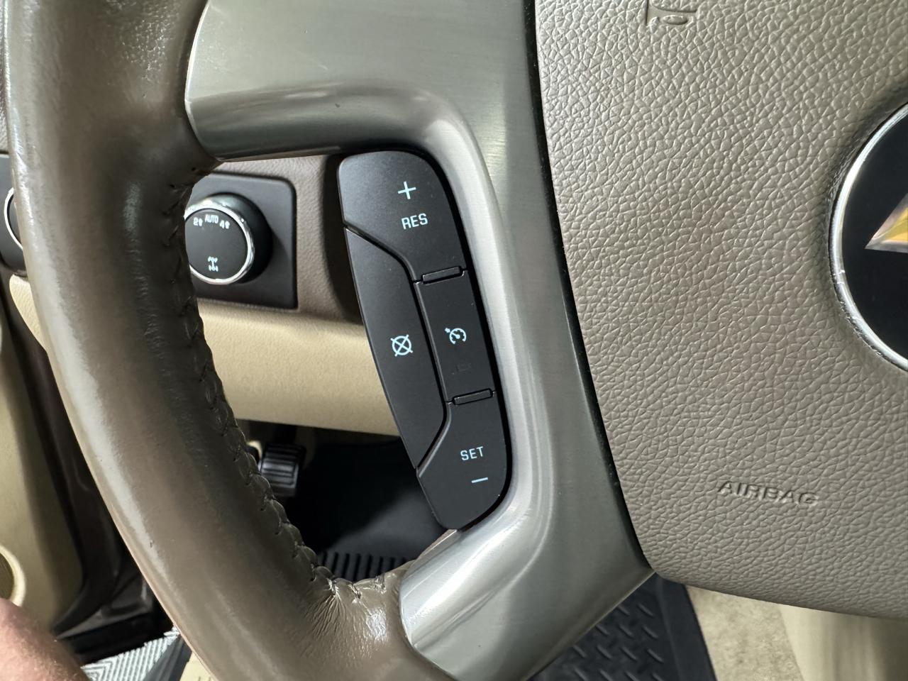 Chevrolet Tahoe 4WD 4dr 1500 LT 2011
