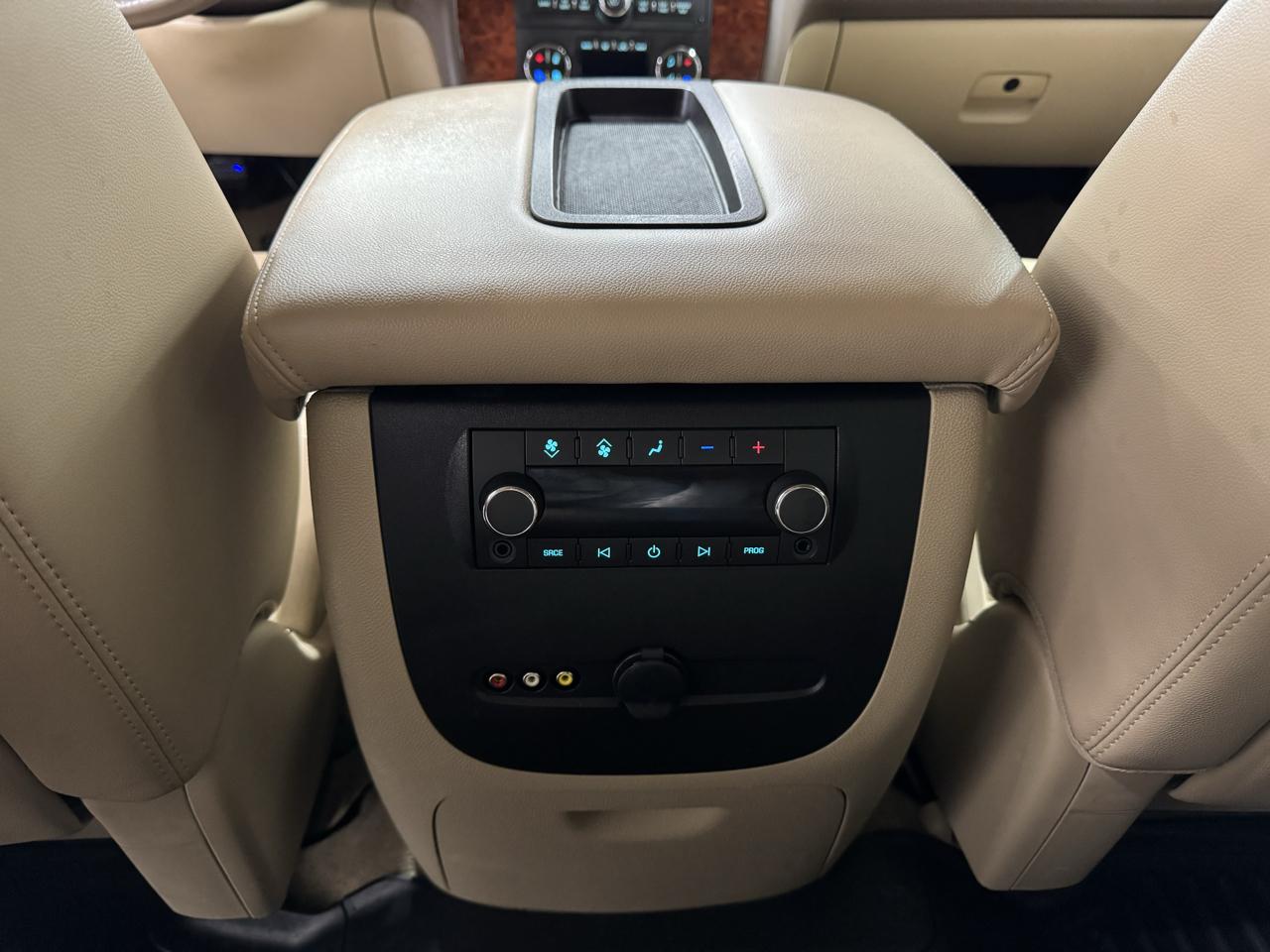 Chevrolet Tahoe 4WD 4dr 1500 LT 2011