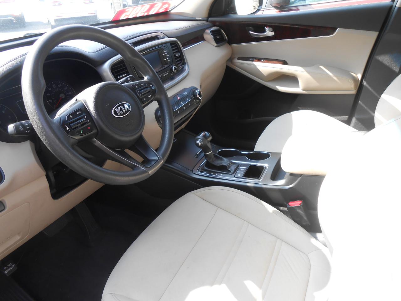Kia Sorento LX V6 AWD 2016