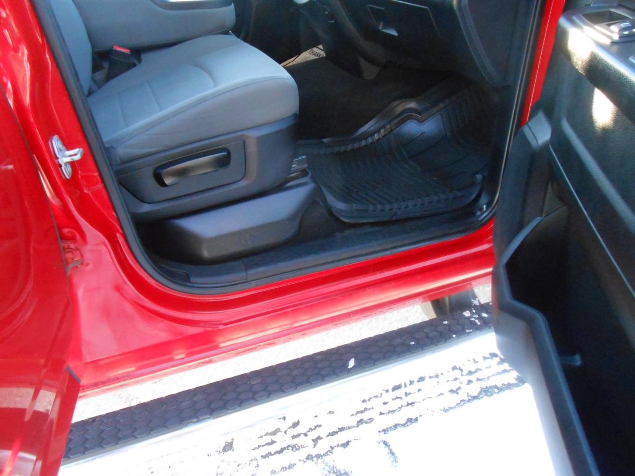 RAM 1500 Tradesman Quad Cab 4WD 2017