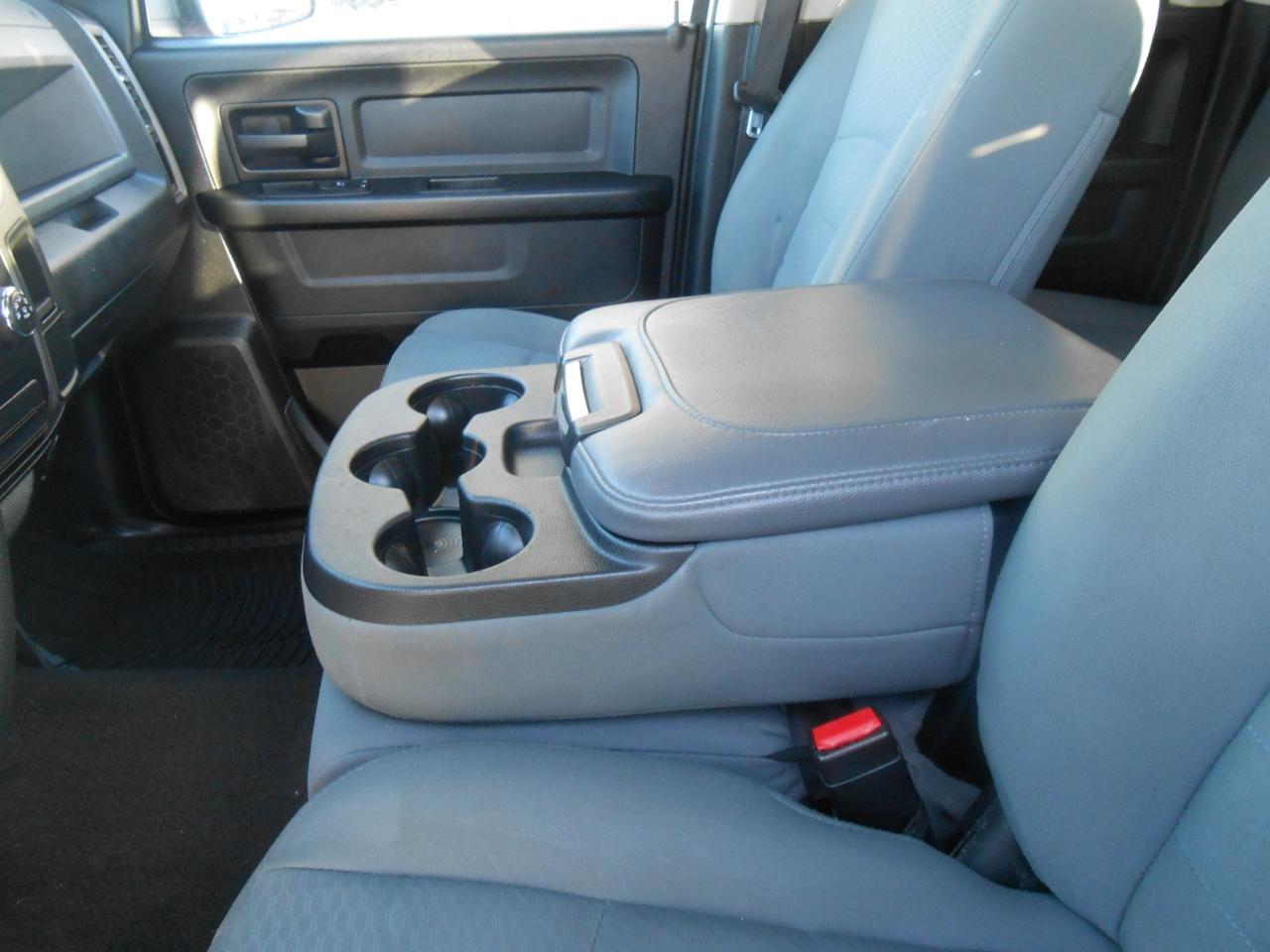 RAM 1500 Tradesman Quad Cab 4WD 2017