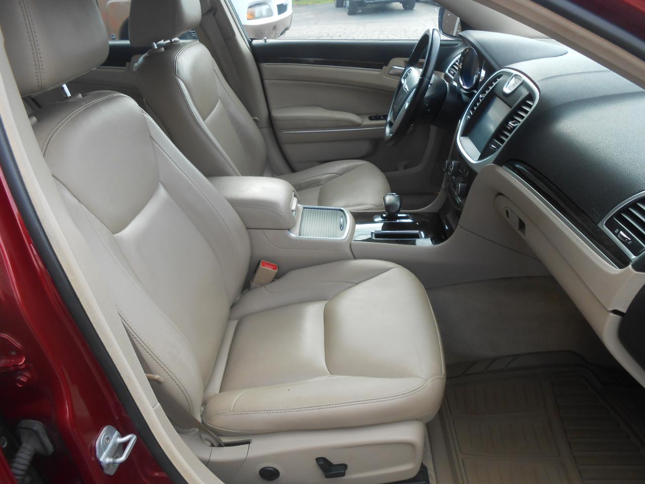 Chrysler 300 Limited RWD 2012