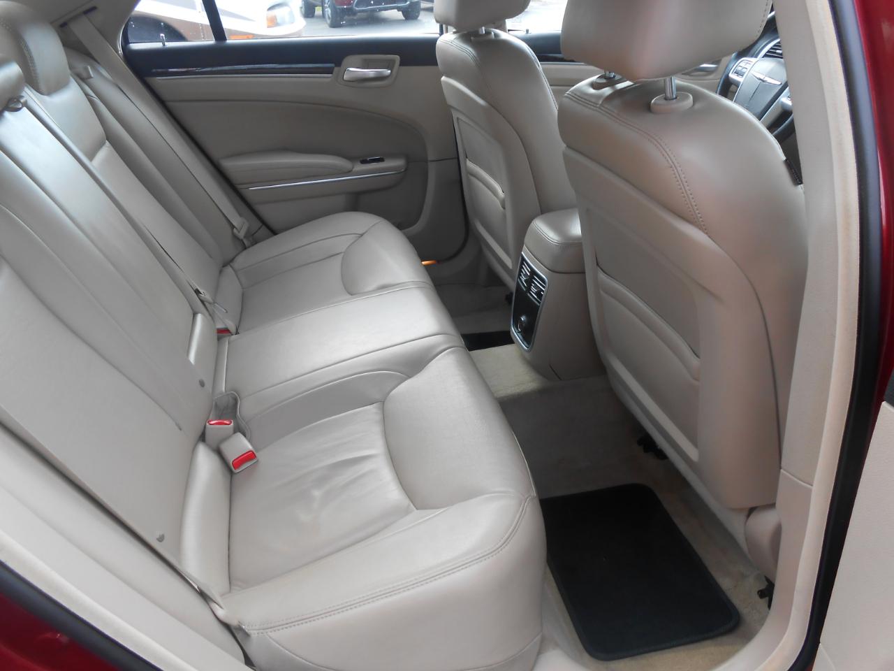 Chrysler 300 Limited RWD 2012