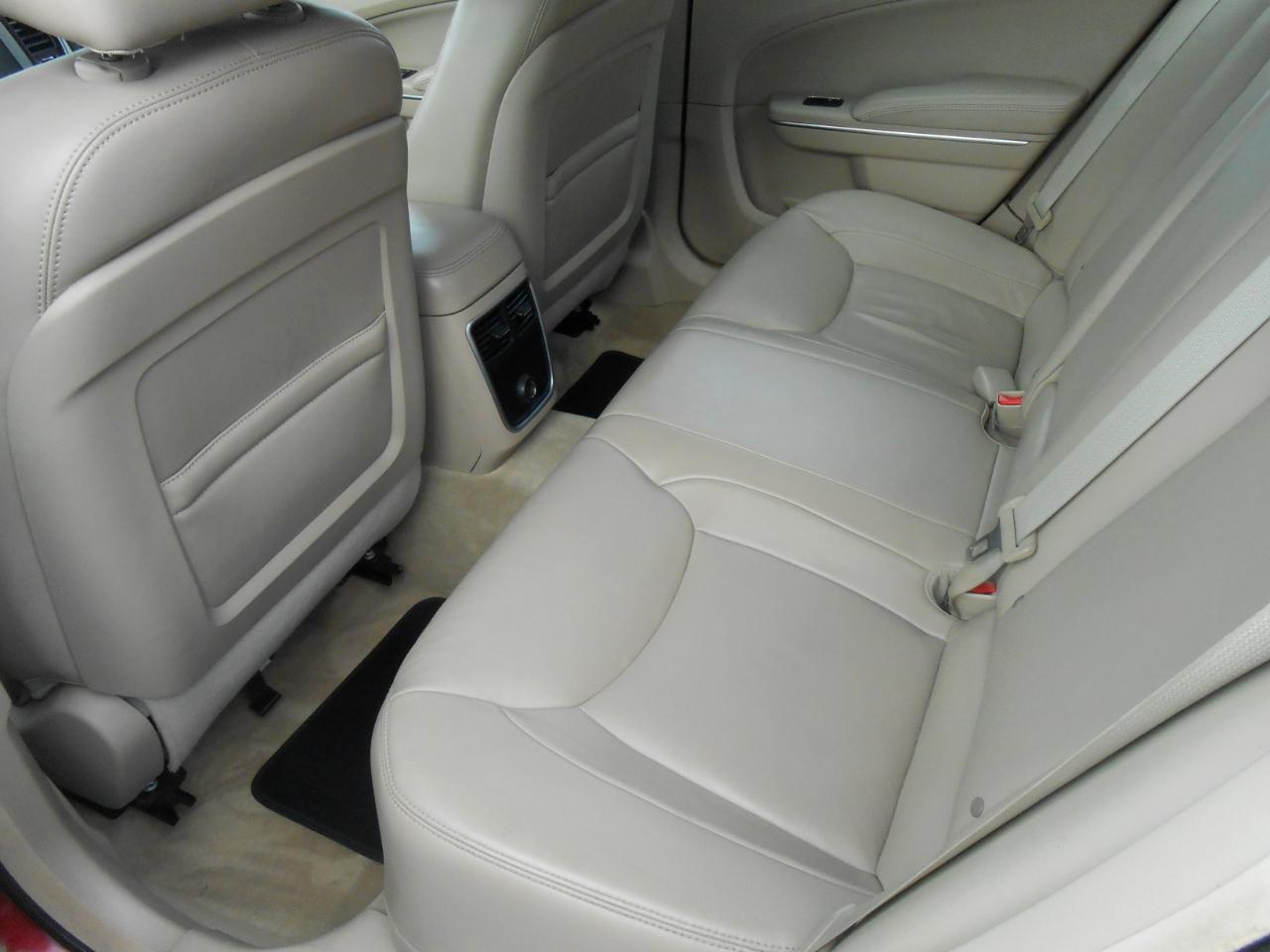 Chrysler 300 Limited RWD 2012