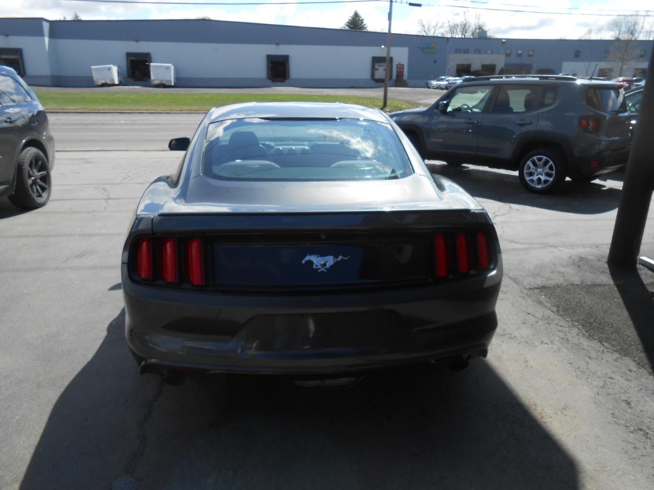 Ford Mustang EcoBoost Coupe 2017