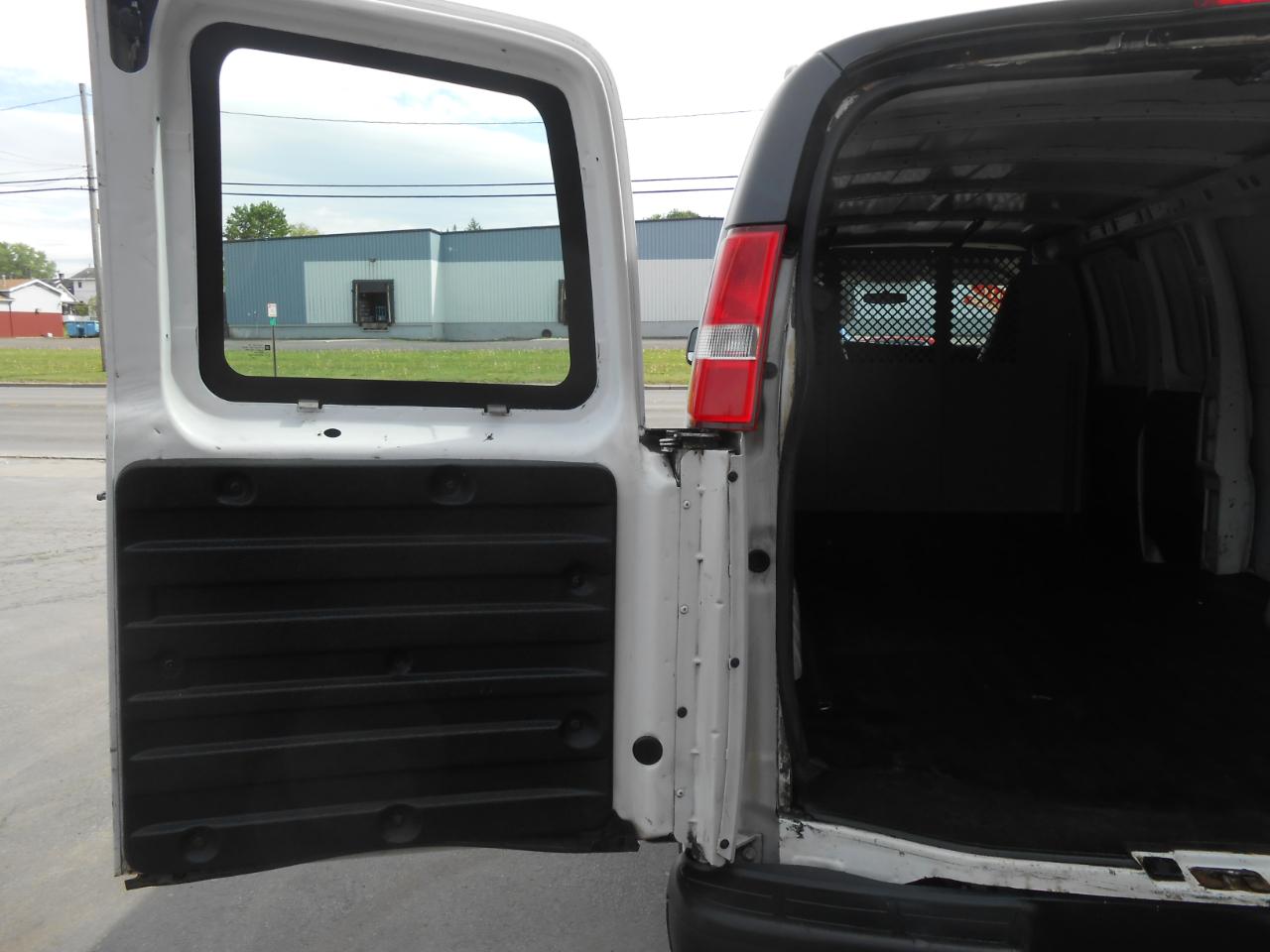 GMC Savana G2500 Extended Cargo 2016