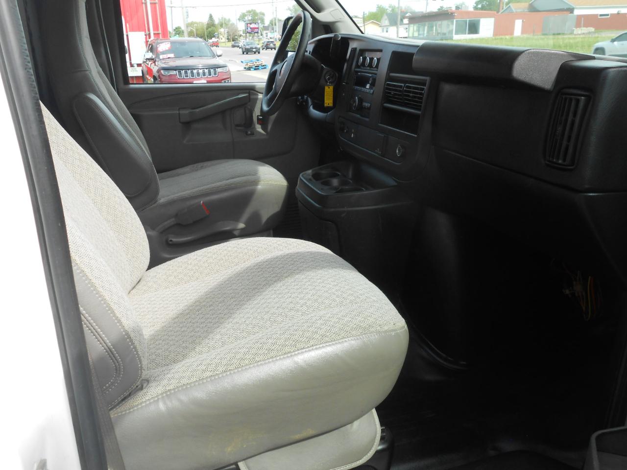 GMC Savana G2500 Extended Cargo 2016