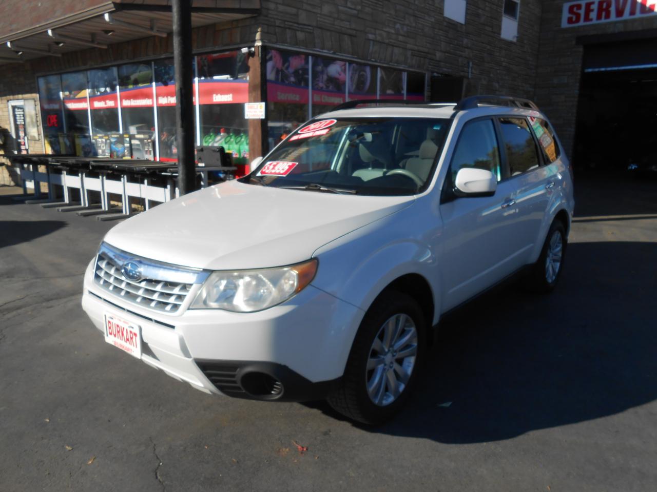Subaru Forester 2.5X Premium 2011