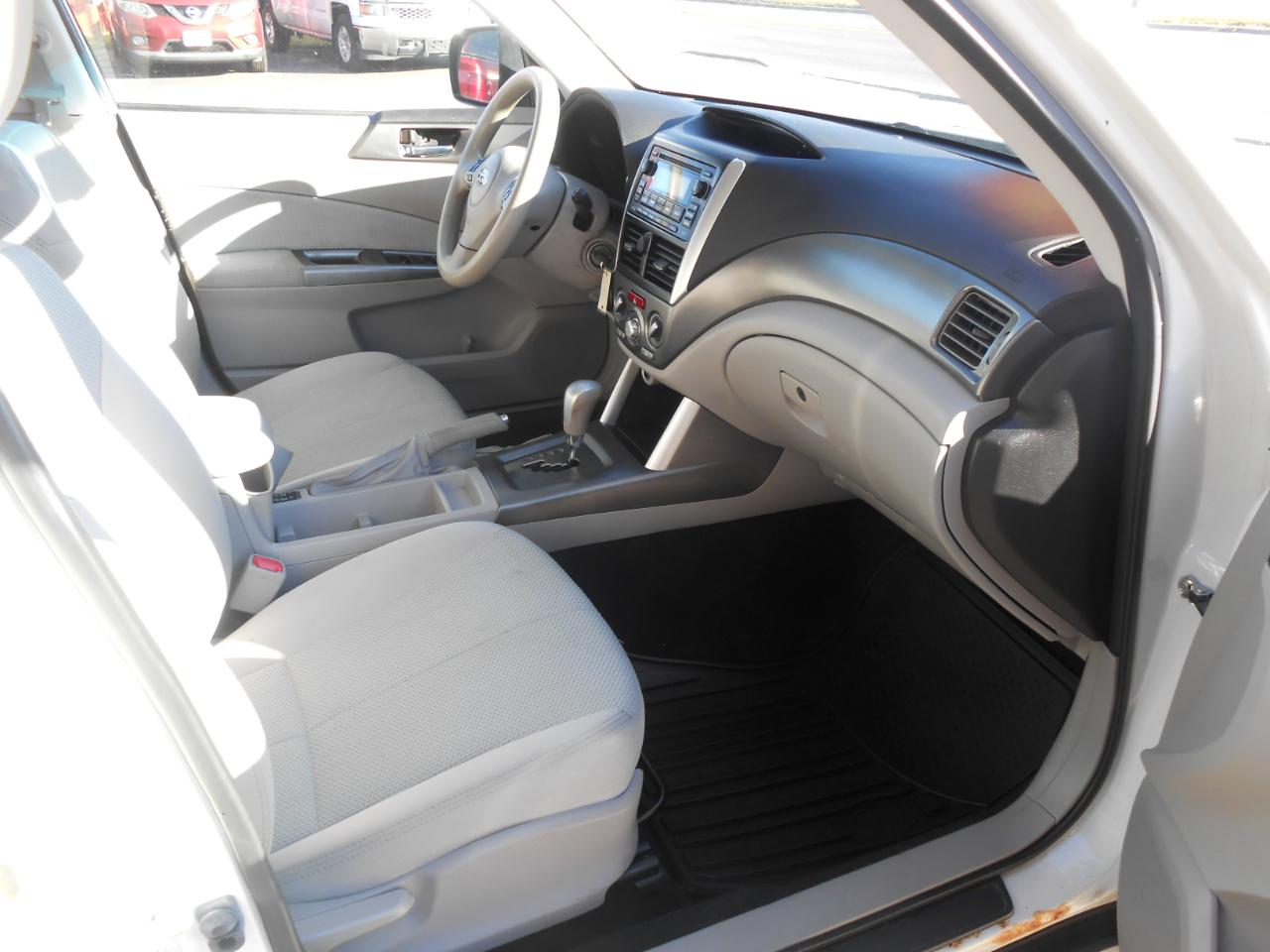 Subaru Forester 2.5X Premium 2011