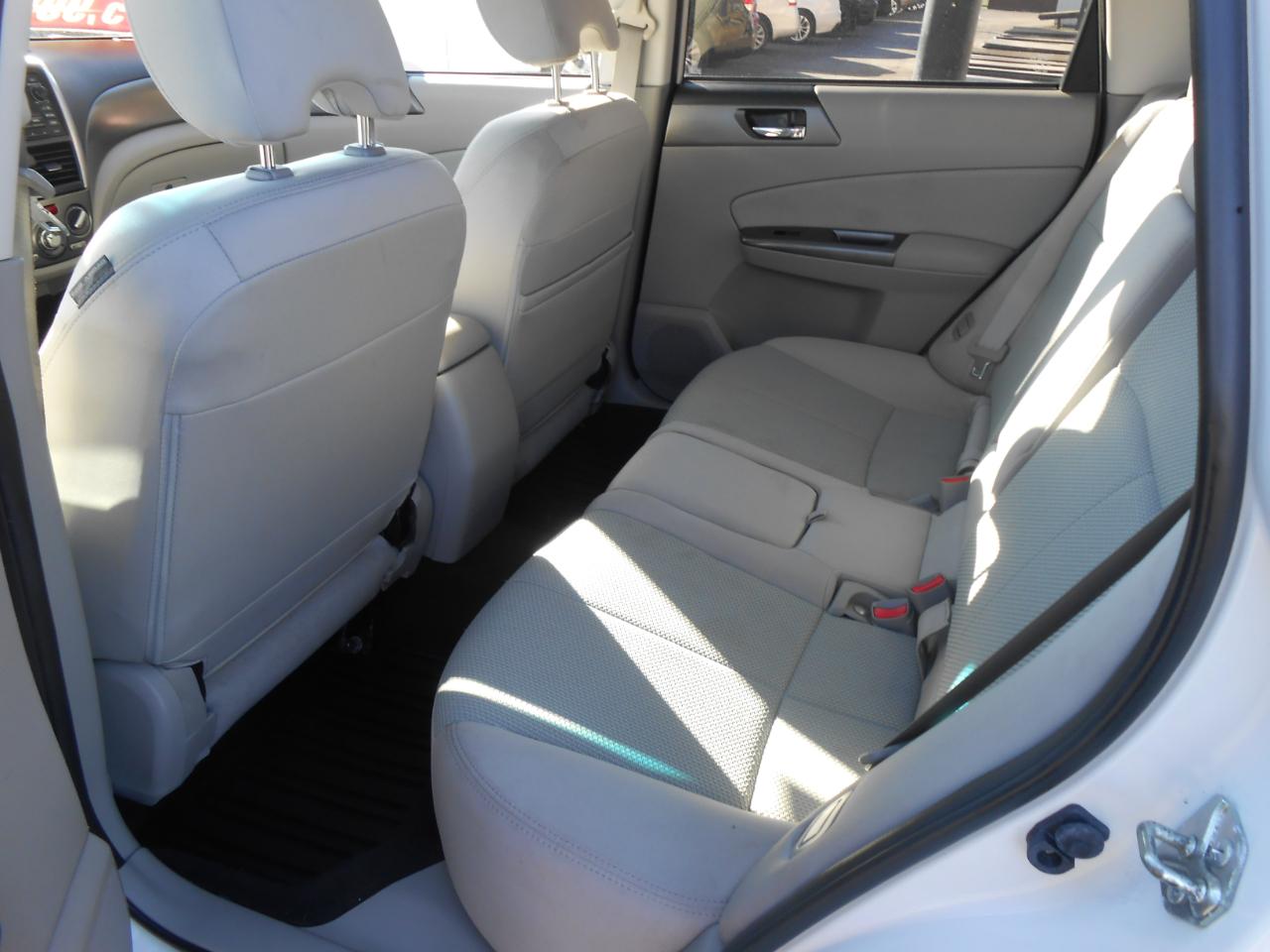 Subaru Forester 2.5X Premium 2011