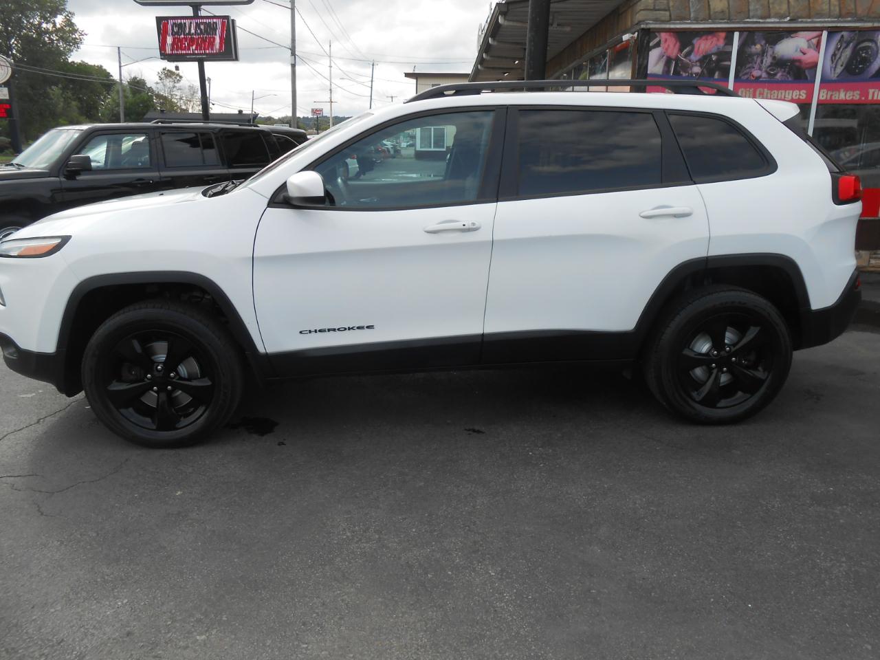 Jeep Cherokee 4WD 4dr Latitude Altitude 2015