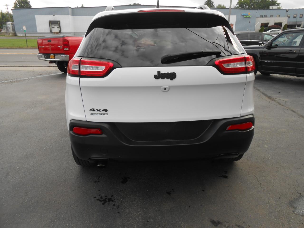 Jeep Cherokee 4WD 4dr Latitude Altitude 2015