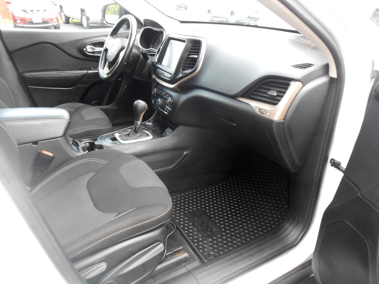 Jeep Cherokee 4WD 4dr Latitude Altitude 2015
