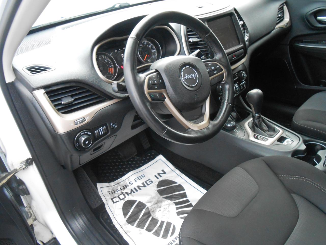 Jeep Cherokee 4WD 4dr Latitude Altitude 2015
