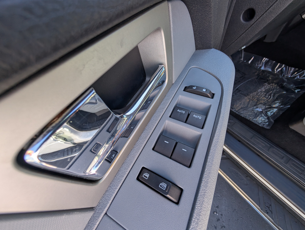 Ford F-150 4WD SuperCrew 145" XLT 2011