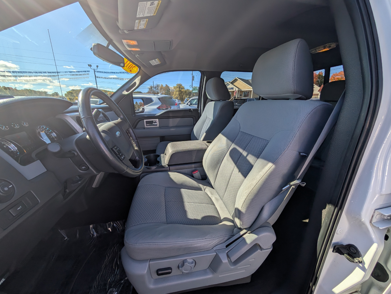 Ford F-150 4WD SuperCrew 145" XLT 2011