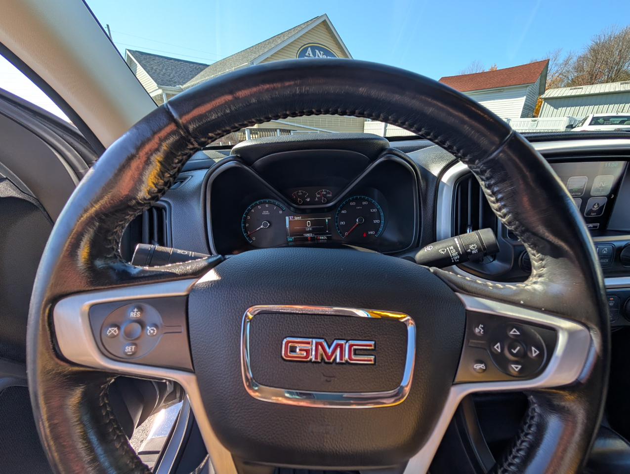 GMC Canyon 4WD Crew Cab 128.3" SLE 2017