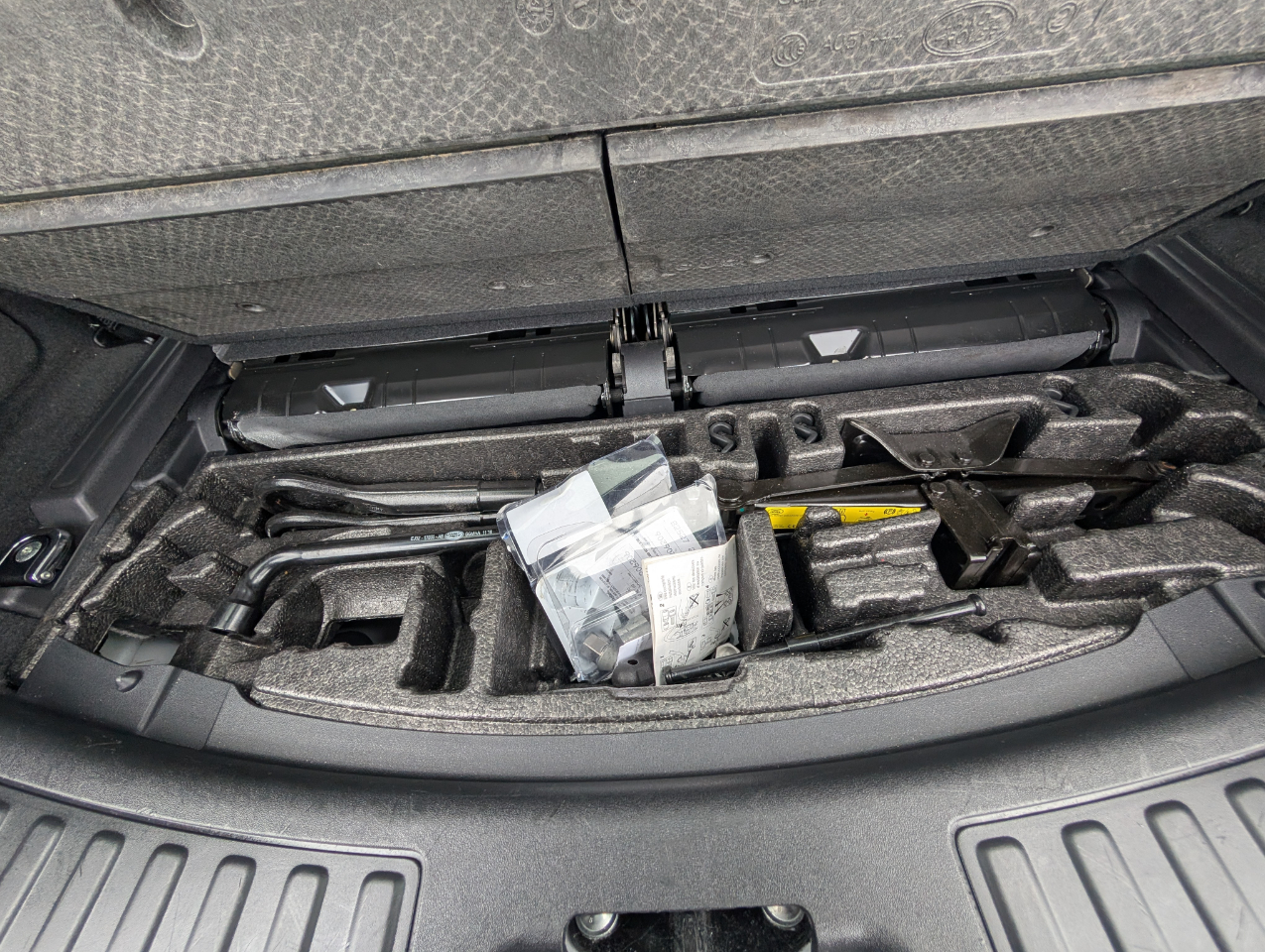 Land Rover Discovery Sport  2020