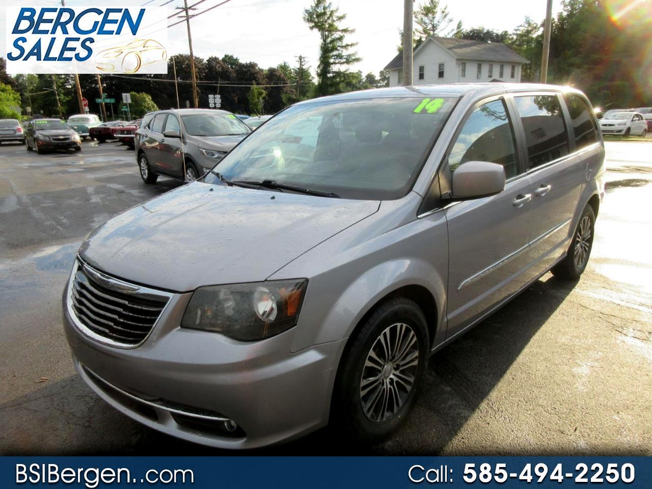 Chrysler Town & Country S 2014