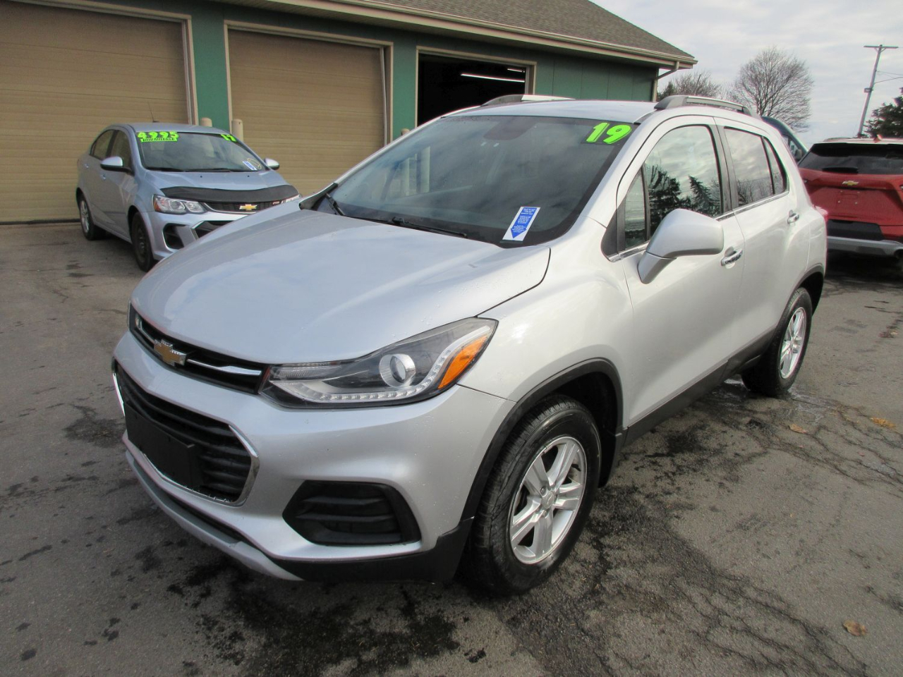 2019 Chevrolet Trax LT photo 2