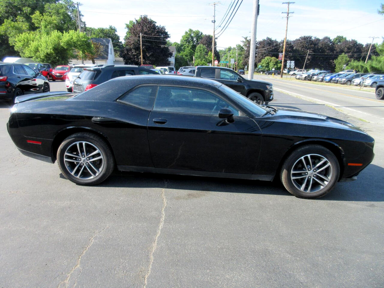 2019 Dodge Challenger SXT AWD photo 3