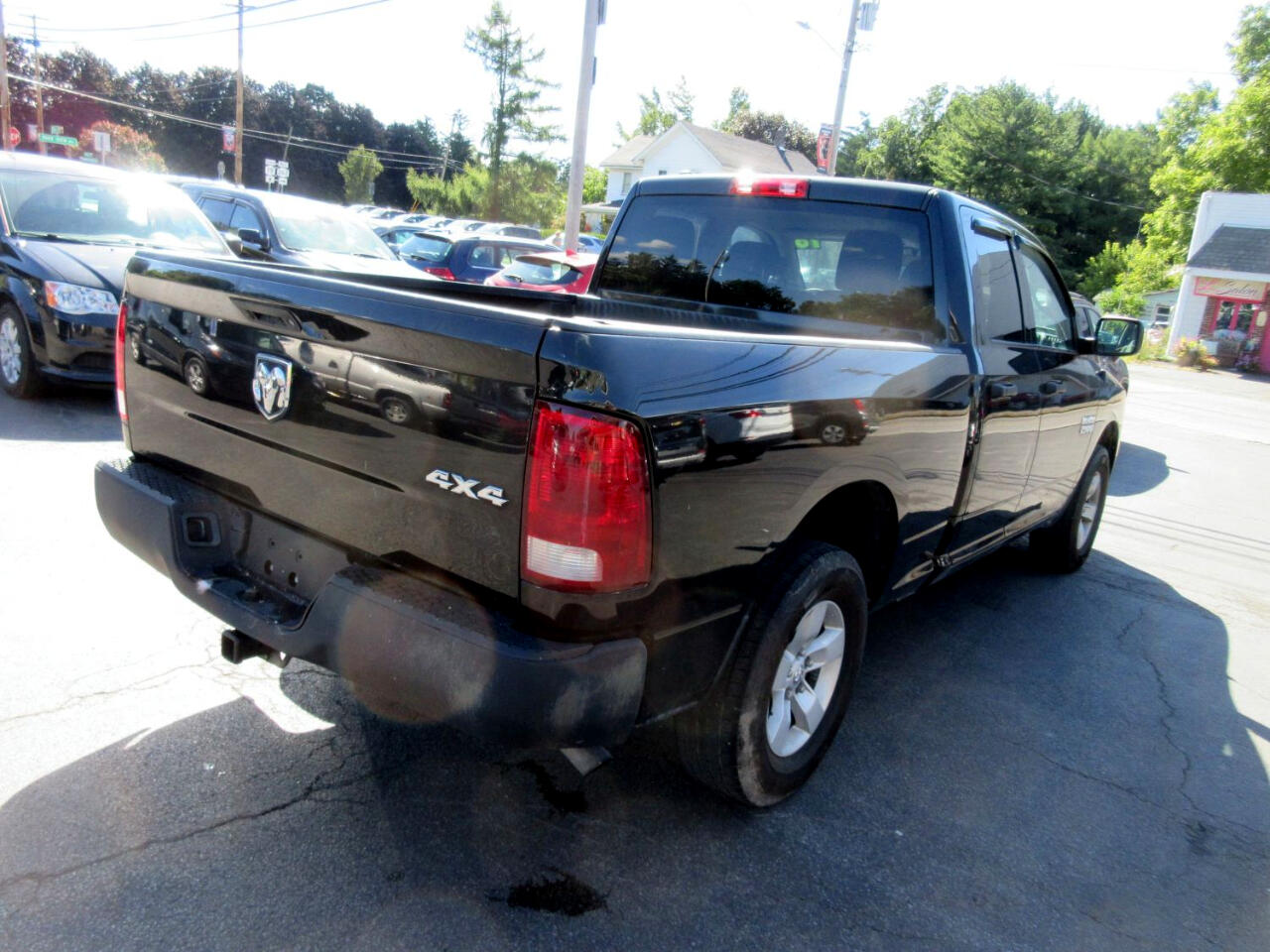 RAM 1500 Tradesman Quad Cab 4WD 2018 RAM 1500 Tradesman Quad Cab 4WD 2018