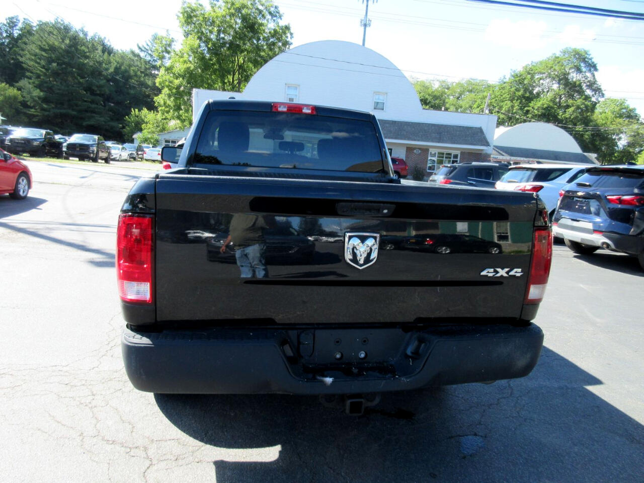 RAM 1500 Tradesman Quad Cab 4WD 2018 RAM 1500 Tradesman Quad Cab 4WD 2018