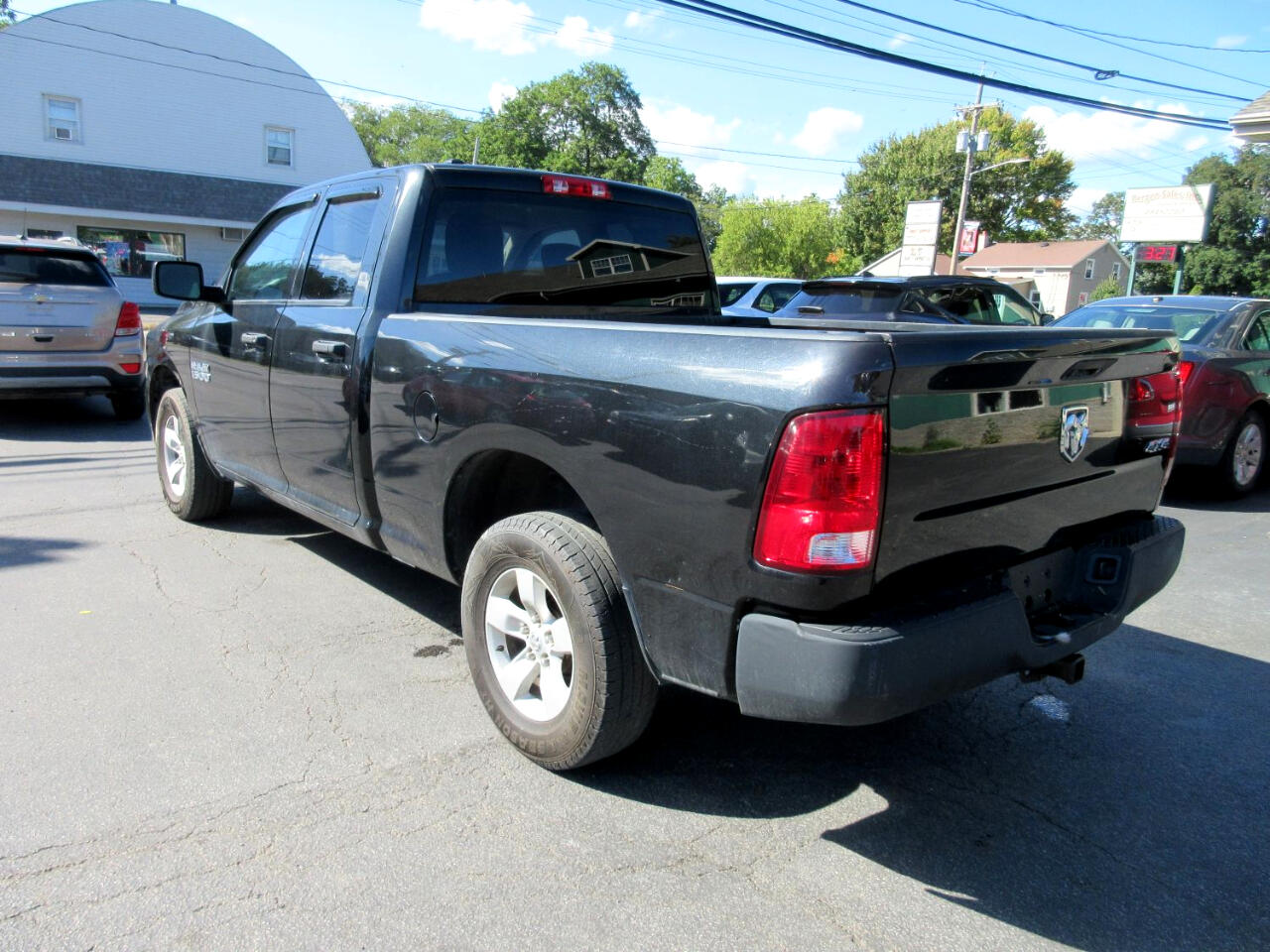 RAM 1500 Tradesman Quad Cab 4WD 2018 RAM 1500 Tradesman Quad Cab 4WD 2018