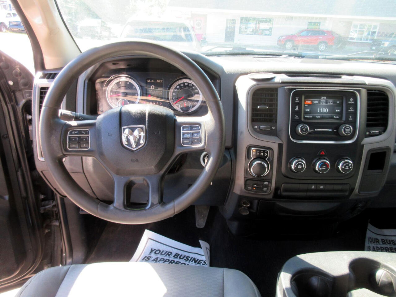 RAM 1500 Tradesman Quad Cab 4WD 2018 RAM 1500 Tradesman Quad Cab 4WD 2018