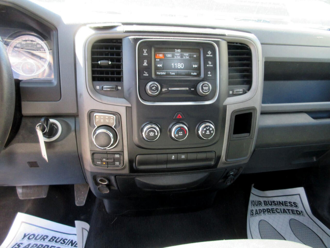 RAM 1500 Tradesman Quad Cab 4WD 2018 RAM 1500 Tradesman Quad Cab 4WD 2018
