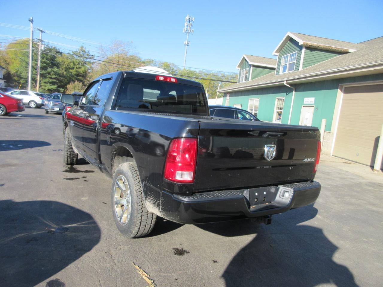 RAM 1500 Tradesman Quad Cab 4WD 2018