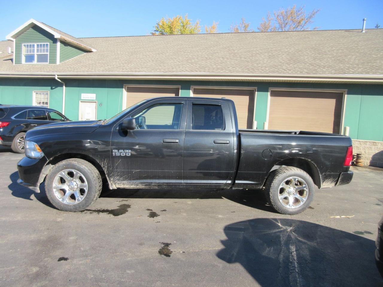 RAM 1500 Tradesman Quad Cab 4WD 2018