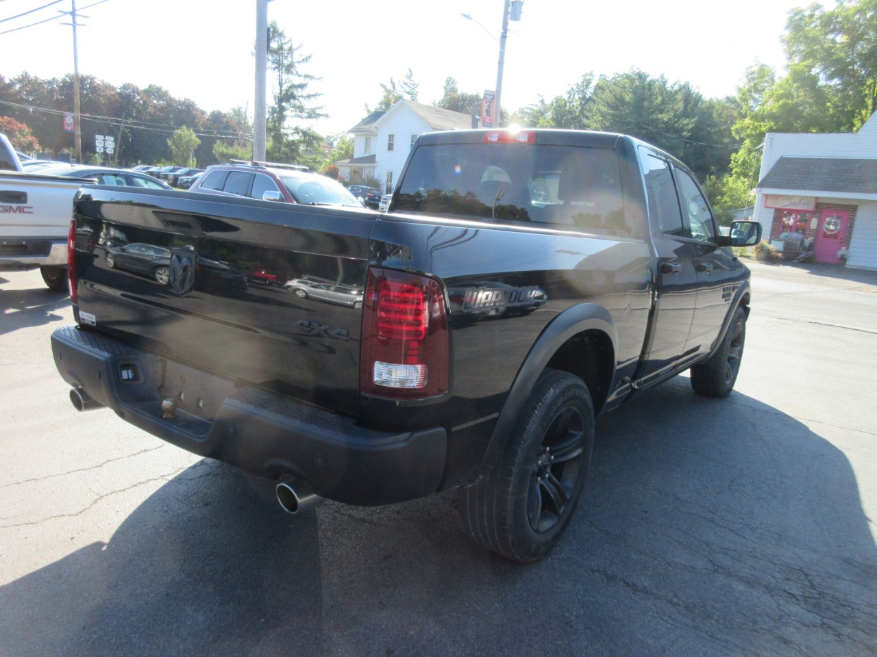 RAM 1500 Classic Tradesman Quad Cab 4WD 2021 RAM 1500 Classic Tradesman Quad Cab 4WD 2021