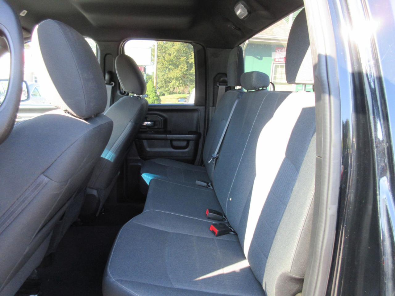 RAM 1500 Classic Tradesman Quad Cab 4WD 2021 RAM 1500 Classic Tradesman Quad Cab 4WD 2021