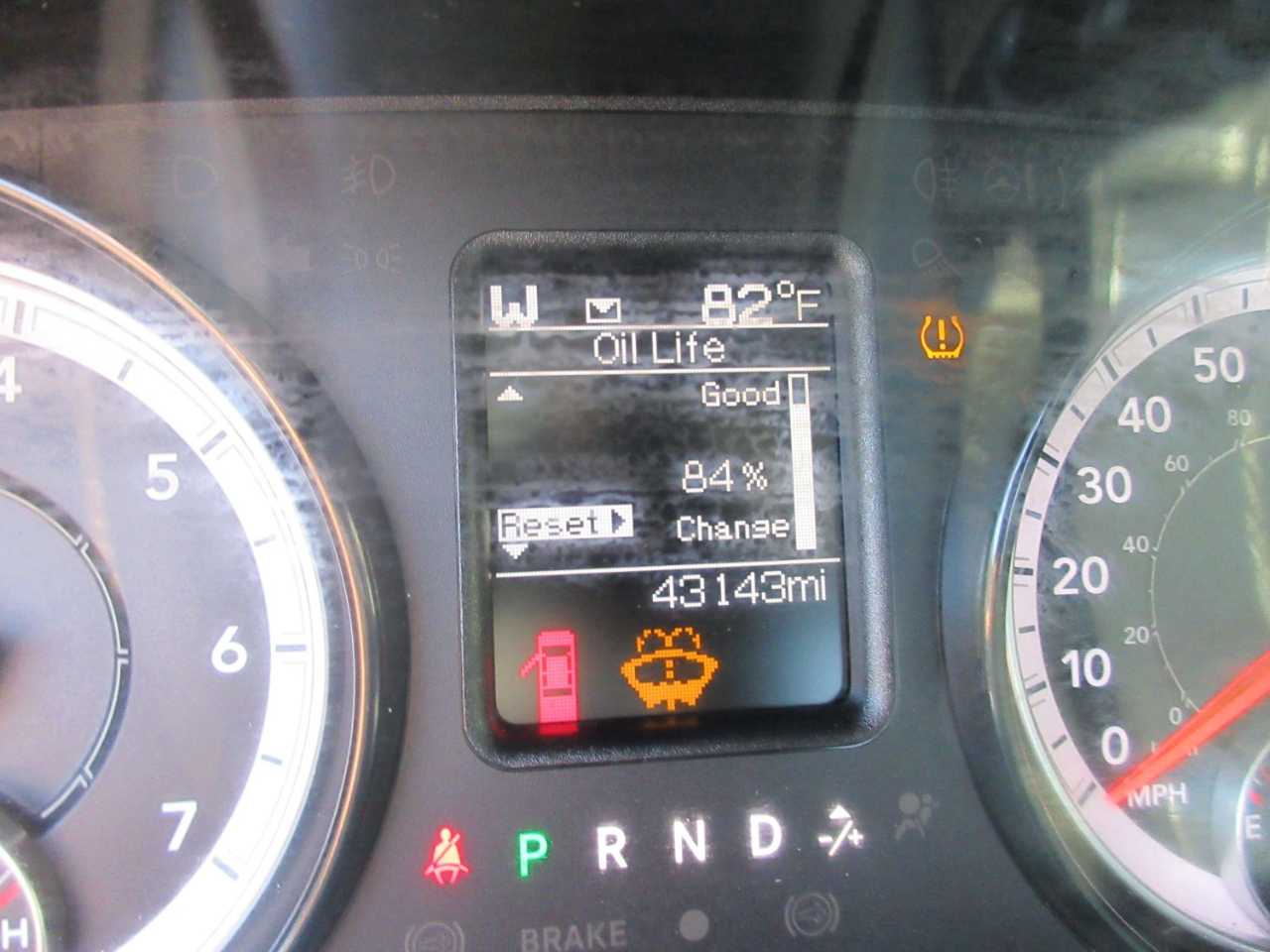 RAM 1500 Classic Tradesman Quad Cab 4WD 2021 RAM 1500 Classic Tradesman Quad Cab 4WD 2021