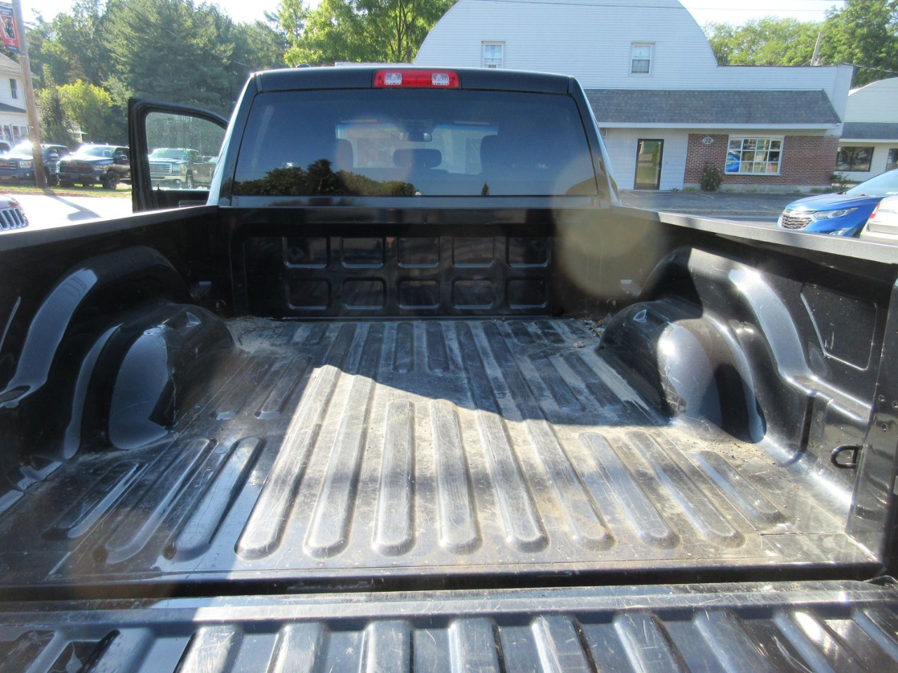 RAM 1500 Classic Tradesman Quad Cab 4WD 2021 RAM 1500 Classic Tradesman Quad Cab 4WD 2021