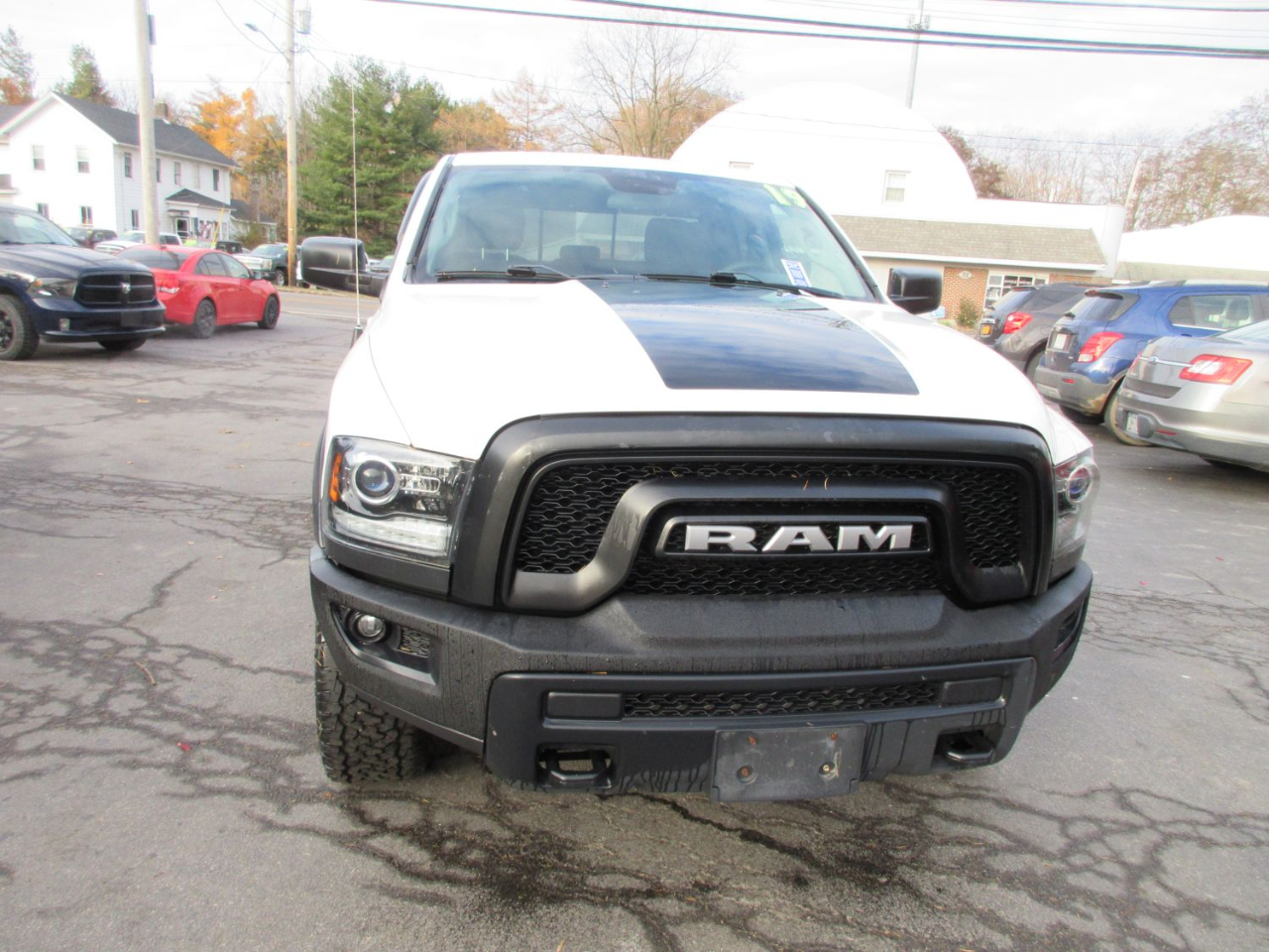 2019 Ram 1500 SLT photo 2