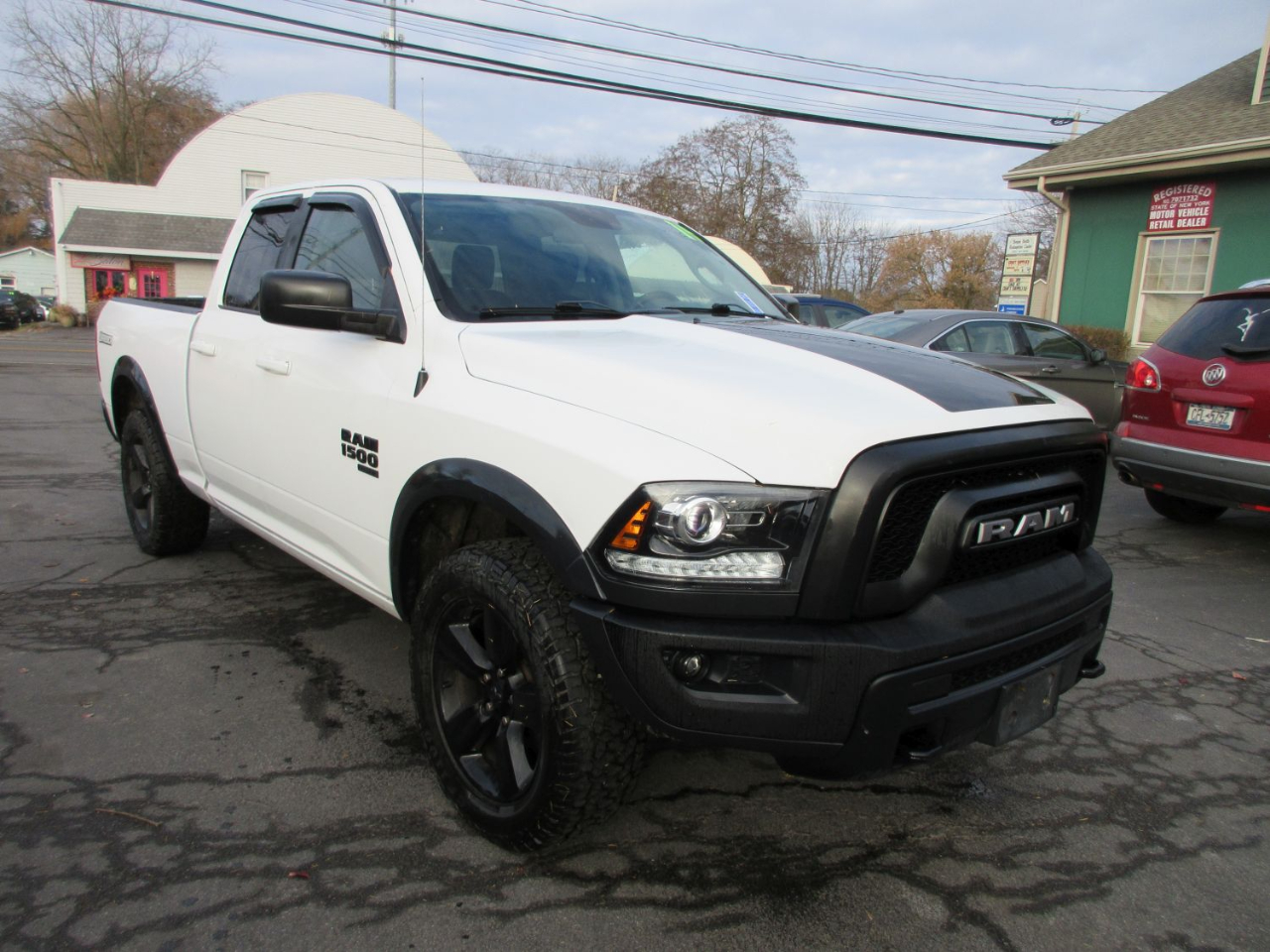 2019 Ram 1500 SLT photo 3