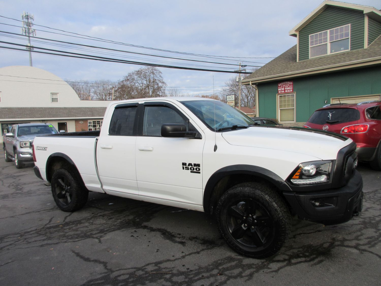 2019 Ram 1500 SLT photo 4