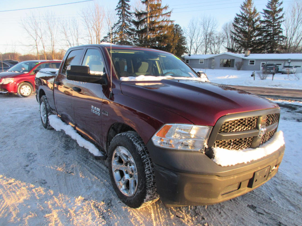 RAM 1500 Tradesman Crew Cab LWB 4WD 2016
