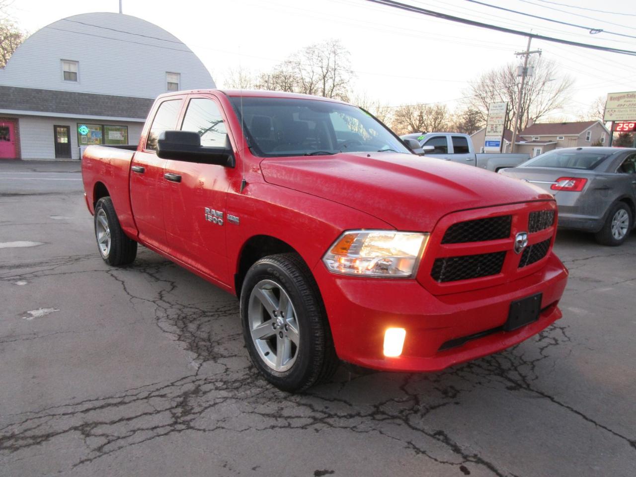 RAM 1500 Tradesman Quad Cab 4WD 2016