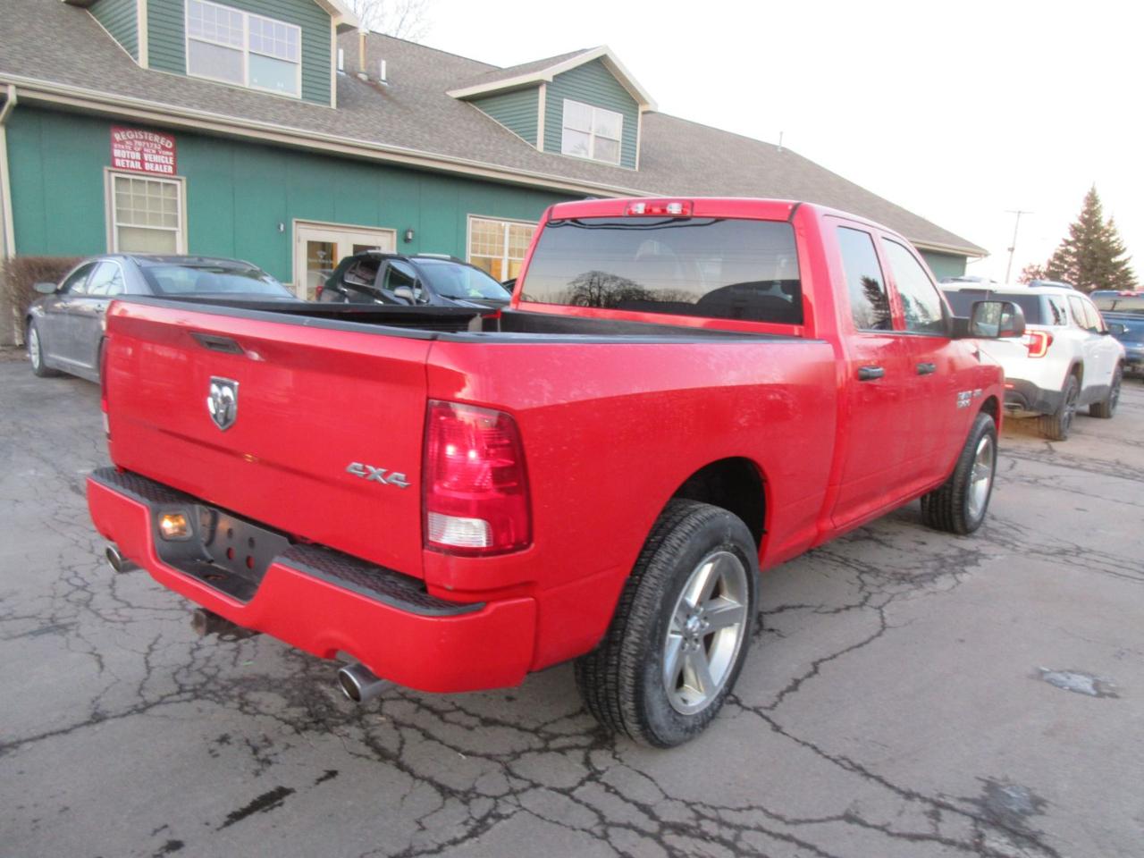 RAM 1500 Tradesman Quad Cab 4WD 2016